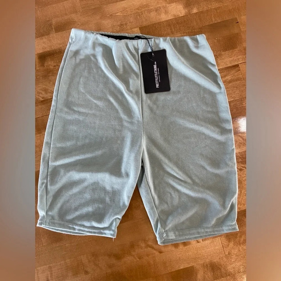 NWT Pretty Little Things Biker Shorts Green US Size 8 - Picture 3 of 10